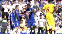 Bek muda Chelsea, Trevoh Chalobah, berhasil mencetak gol dalam kemenangan 3-0 yang diraih The Blues saat menghadapi Crystal Palace di laga pertama Premier League 2021/2022, Sabtu (14/8/2021). (Tess Derry/PA via AP)