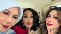 6 Potret Terbaru Diana Pungky Tetap Awet Muda, Muncul Lagi di TV Bareng Sahabat