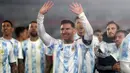 Sama seperti Ronaldo, Lionel Messi pun akan tampil untuk yang kelima kalinya di ajang Piala Dunia 2022. Meskipun begitu, ia belum pernah sekalipun merasakan gelar juara bersama Argentina. Pria 34 tahun itu tercatat telah mengoleksi 162 caps dengan mencetak 62 gol. Nantinya, La Pulga cs akan tergabung ke dalam Grup C bersama Arab Saudi, Meksiko, dan Polandia. (AFP/Pool/Juan Ignacio Roncoroni)