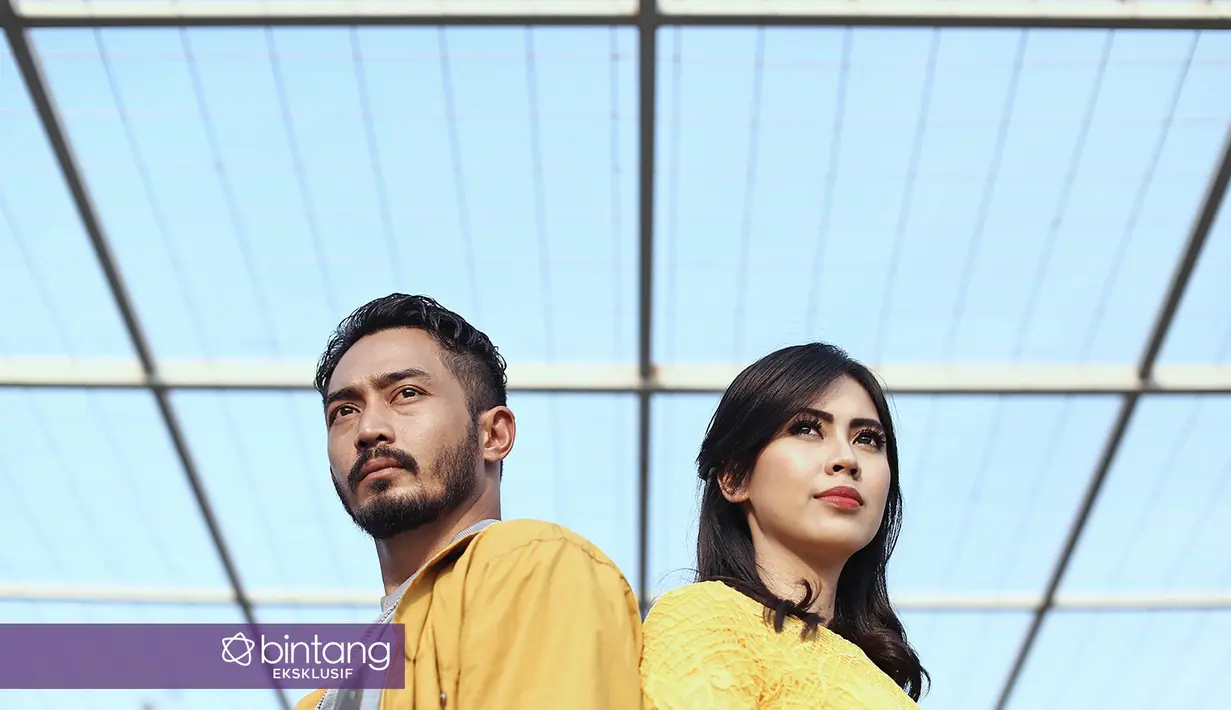 Butuh dua minggu rumah tangga ini akhirnya kembali rujuk. Melalui pengacara, keduanya sepakat membina kembali rumah tangga yang sempat tidak harmonis. Bahkan, empat bulan keduanya pisah rumah. (Febio Hernanto/Bintang.com)