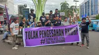 Aksi unjuk rasa yang dilakukan oleh AJI Manado bersama Aliansi Masyarakat Sipil Sulut, Selasa (6/12/2022).