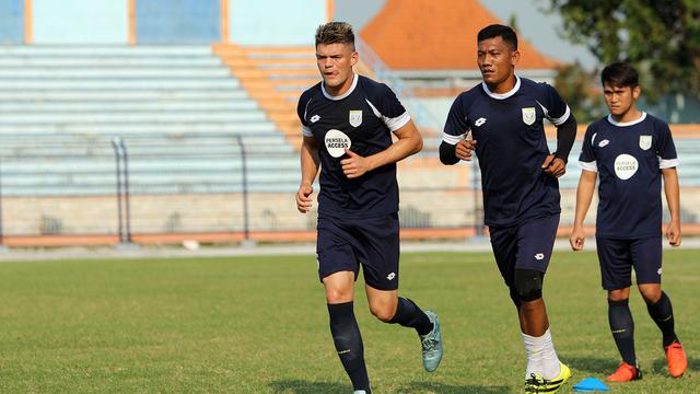 Aylton Ferreira Ananias 