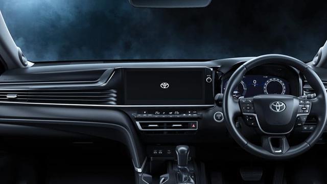 Toyota Luncurkan Camry Baru 2.5 V AT yang Lebih Mewah, Harga Rp 800 Jutaan (ist)