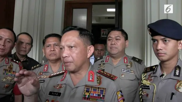 Kapolri mengeluarkan maklumat kepada beberapa Kapolda di Jawa dan beberap wilayah di Sumatera melarang massa dalam jumlah besar memasuki Kota Jakarta menjelang pelaksanaan Pilkada DKI Jakarta.