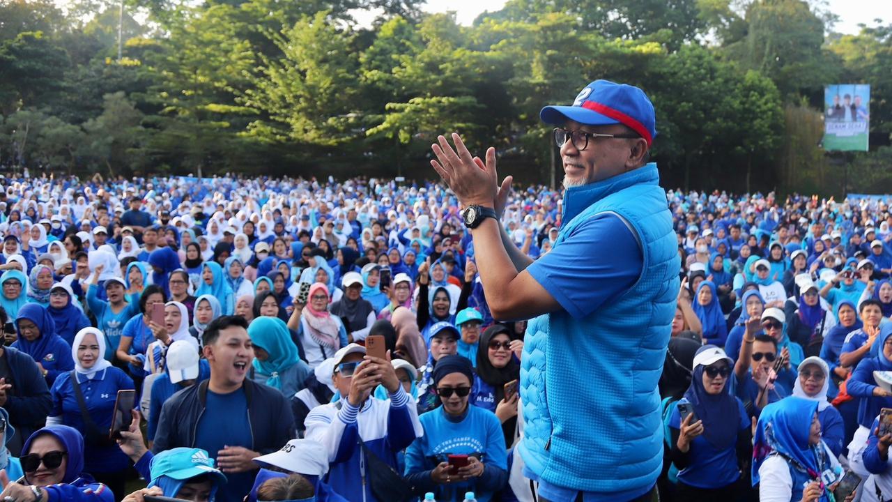 Ketua Umum (Ketum) Partai Amanat Nasional (PAN) melakukan giat Senam Sehat Birukan Langit Indonesia di Lapangan Sempur Kota Bogor, Sabtu (14/1/2023), pagi.
