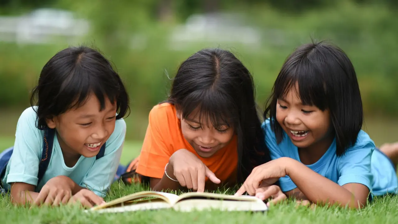 Cara Membentuk Kebiasaan Membaca pada Anak Sejak Dini - Cover