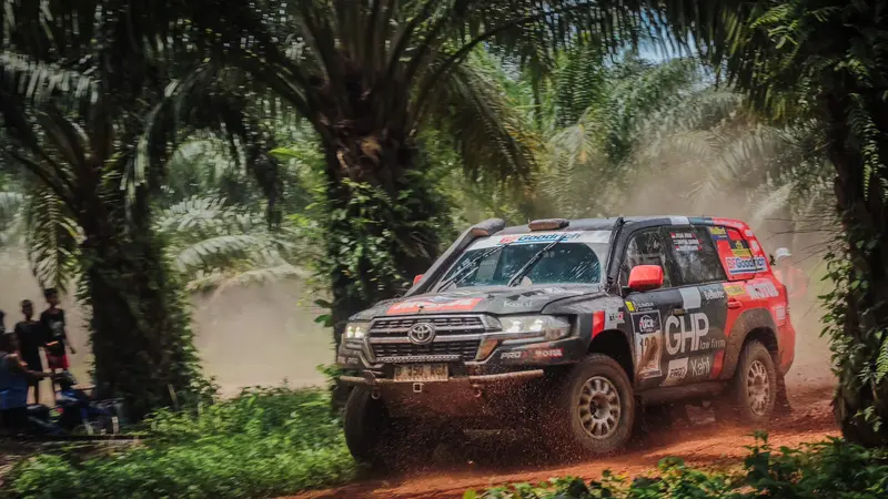 Toyota Land Cruiser 200 jadi andalah Julian Johan di AXCR 2024 (Foto : Jejelogy GHP)