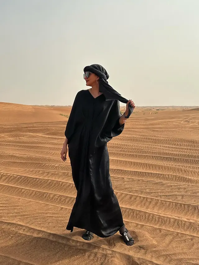 7 Potret Donna Agnesia Pakai Kaftan Waktu Liburan di Dubai Ini Curi Perhatian