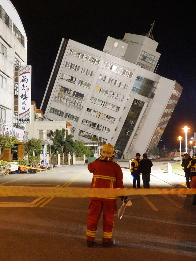 Mengerikan, Bangunan Miring Usai Terkena Gempa 6,4 SR di Taiwan