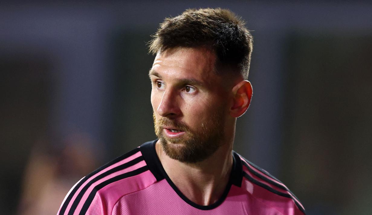 Gol Inter Miami pun baru tercipta pada menit ke-64 melalui gol Shanyder Borgelin, namun mampu disamakan oleh Franco Martin Diaz 19 menit berselang. Skor 1-1 pun tak berubah hingga akhir laga. (AFP/Megan Briggs)