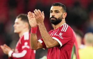 Mohamed Salah berhasil mencatatkan rekor baru sekaligus memperbaiki catatan Liverpool di Liga Inggris saat bersua Aston Villa pada Minggu (02/11/2025) malam WIB. (AP Photo/Jon Super)