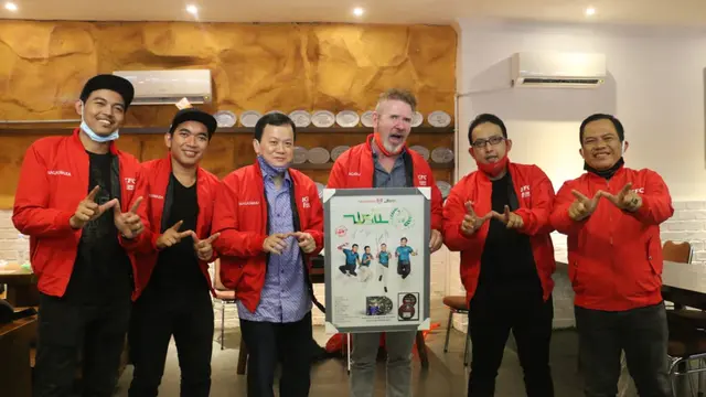 Album Wali Band bertajuk Wali 20.20 yang diluncurkan Februari 2020 ini diketahui terjual lebih dari 600 ribu copy.