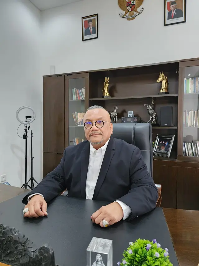 Advokat Batak Terkenal, Dr. Togar Situmorang, Resmi Lulus Ujian ...