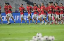 VIDEO: Suasana Latihan Timnas Jelang Laga Panas Vs China, Emil - Paes Jatuh Bangun Kerja Keras