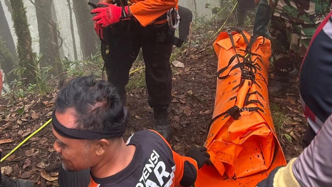 Evakuasi Pendaki di Gunung Batukaru