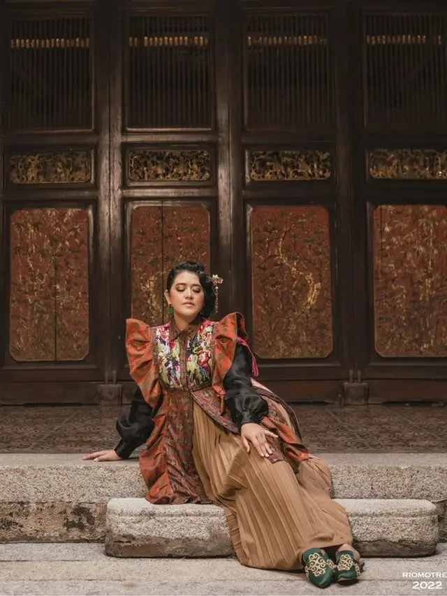 6 Potret Maternity Shoot Kahiyang Ayu di Kehamilan Anak Ketiga, Bernuansa Klasik