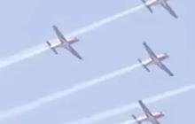 VIDEO: Keren! Atraksi Heli TNI AU Goyang Maumere di Langit Jakarta