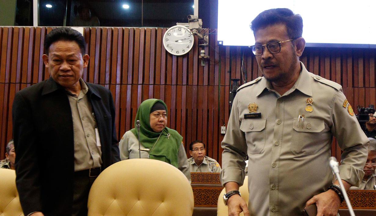 Menteri Pertanian Syahrul Yasin Limpo (kanan) saat rapat kerja dengan Komisi IV DPR di Gedung Nusantara, Kompleks Parlemen, Senayan, Jakarta, Senin (17/2/2020). Rapat ini tindak lanjut dari Rapat Dengar Pendapat (RDP) sebelumnya terkait program kerja tahun anggaran 2020. (Liputan6.com/Johan Tallo)