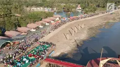 Sebanyak 88.950 tusuk sate disajikan dalam memeriahkan festival pesona danau Limboto, Gorontalo, Senin sore.