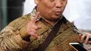 Mantan Ketua Pusat Pelaporan dan Analisis Transaksi Keuangan (PPATK) Yunus Husein menjawab pertanyaan wartawan usai menjadi pembicara internal pegawai KPK di gedung KPK, Jakarta, Senin (30/4).  (Merdeka.com/Dwi Narwoko)