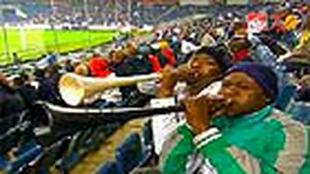 Suara alat musik khas Afsel, vuvuvela akan terus berbunyi di Piala Dunia 2010 karena warga Afsel akan menggunakannnya untuk mendukung tim kesayangan mereka.