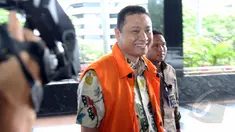 Direktur PT Bursa Berjangka Jakarta, Bihar Sakti Wibowo mendatangi KPK, Jakarta, Selasa (28/4/2015). Bihar diperiksa sebagai tersangka dalam kasus dugaan pemberian suap mantan Kepala Bappebti Syahrul Raja Sampurnajaya. (Liputan6.com/Helmi Afandi)