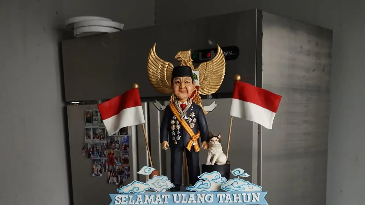 Sentuhan Batik Mega Mendung dan Kucing Bobby Kertanegara di Ulang Tahun Presiden Prabowo