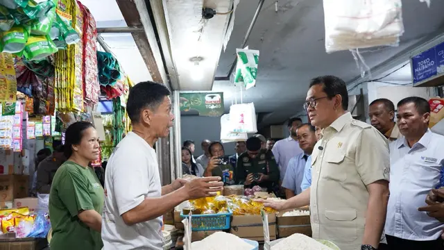 Mendag Budi Santoso Kunjungi Pasar Suka Ramai Medan, Pantau Ketersediaan Barang Jelang Nataru