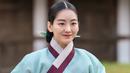 <p>Cho Yi Hyun berperan sebagai Jung Soon Deok, menantu kedua dari keluarga wakil perdana menteri pertama yang menjalani kehidupan ganda sebagai Ny. Yeo Joo, mak comblang terbaik di Kota Hanyang. (Foto: Instagram/ KBS2)</p>