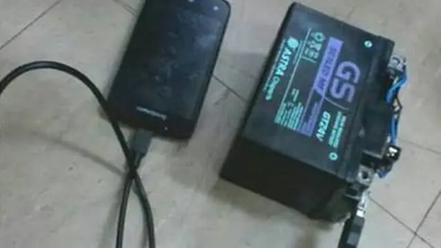 Bikin Tepuk Jidat, 7 Cara Tak Biasa Warganet Mengecas Hape
