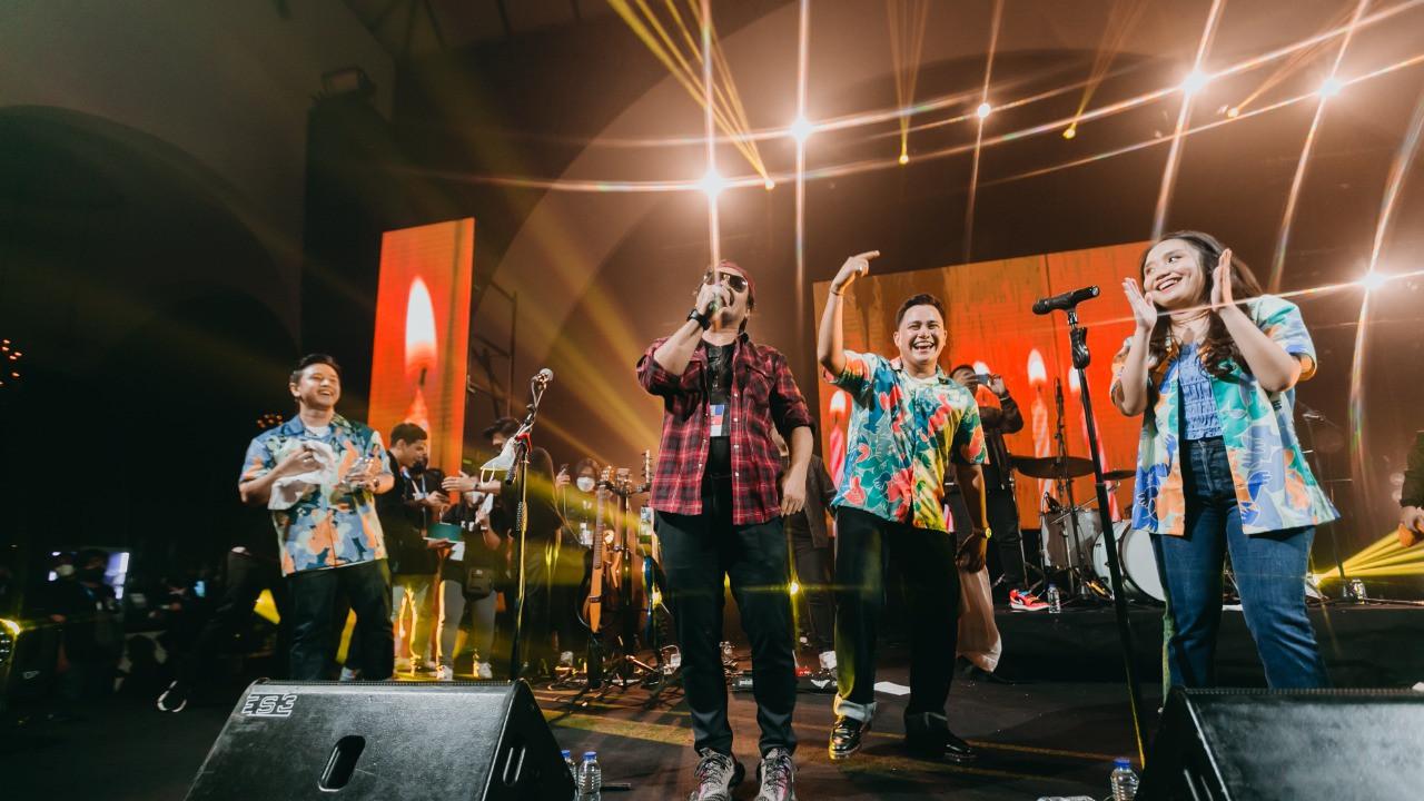 HIVI! bersama dengan vokalis Jamrud, Krisyanto