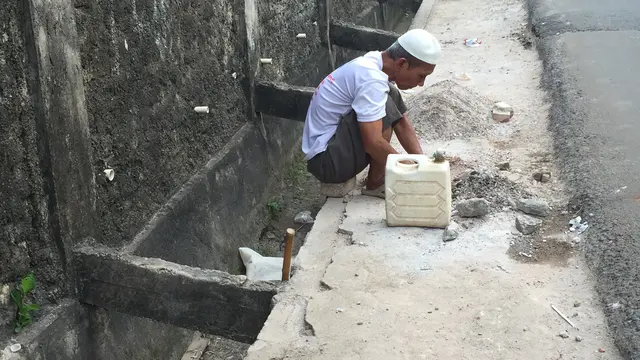 Kisah Pemecah Batu Tunanetra Punya Ratusan Anak Asuh Yatim Piatu. (Liputan6.com/Devira Prastiwi)
