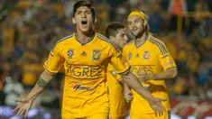 Penyerang timnas Meksiko, Alan Pulido diculik di negara bagian Tamaulipas di bagian utara, yang berbatasan dengan Amerika, Sabtu (28/5). Menurut media lokal, Pulido dihadang oleh para penculik ketika pulang dari pesta. (Julio Cesar Aguilar FUENTES/AFP)