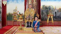 Raja Thailand Maha Vajiralongkorn dan mantan selirnya, Sineenat Wongvajirapakdi (Royal Thai Photo)