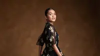 9 Model Long Dress Pesta A-Line Monokrom Terbaru, Pilihan Tepat untuk Gaya Simpel nan Berkelas