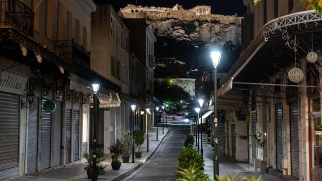 Jam Malam Berlaku, Ibu Kota Yunani Lengang