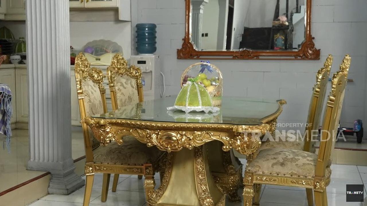 Perabotan Kayu Jati
