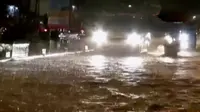 Hujan yang melanda Ibu Kota mengakibatkan banjir di sejumlah kawasan, hingga gudang beras di Mangga Dua dibongkar paksa.