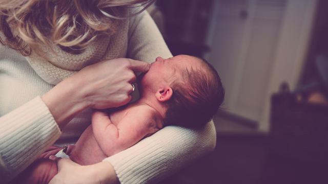 5 Cara Mengatasi Demam Pada Bayi Tidak Perlu Panik Hot Liputan6 Com