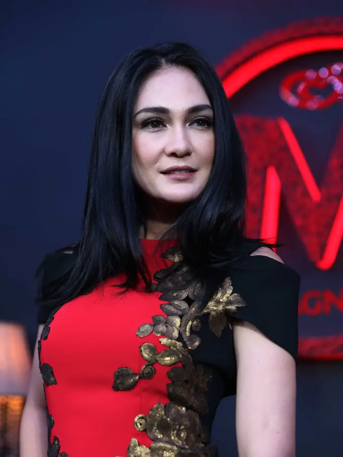 [Bintang] Luna Maya