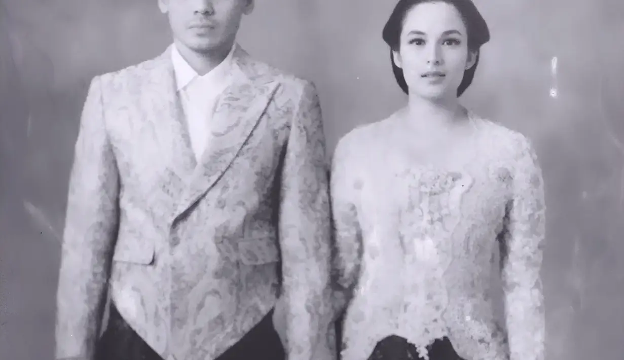 <p>Tak hanya foto, pasangan ini juga mengunggah video dengan konsep yang unik. Siapa yang menyangka jika video Chelsea Islan dan Rob ini membuat publik jadi baper. [Foto: Instagram.com/chelseaislan]</p>