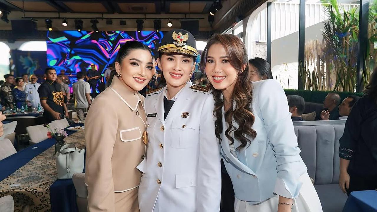 Potret Ashanty Hadiri Syukuran Pelantikan Sherly Tjoana Laos Sebagai Gubernur Maluku Utara, Tampil Cantik Serba Coklat