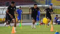 Skuad Malut United berlatih jelang laga kontra tuan rumah Semen Padang dalam lanjutan BRI Super League 2025/2026 di Stadion H. Agus Salim.