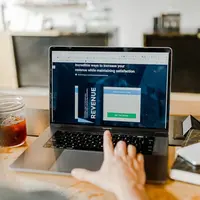 Ilustrasi Laporan Keuangan. Unsplash/Austin Distel