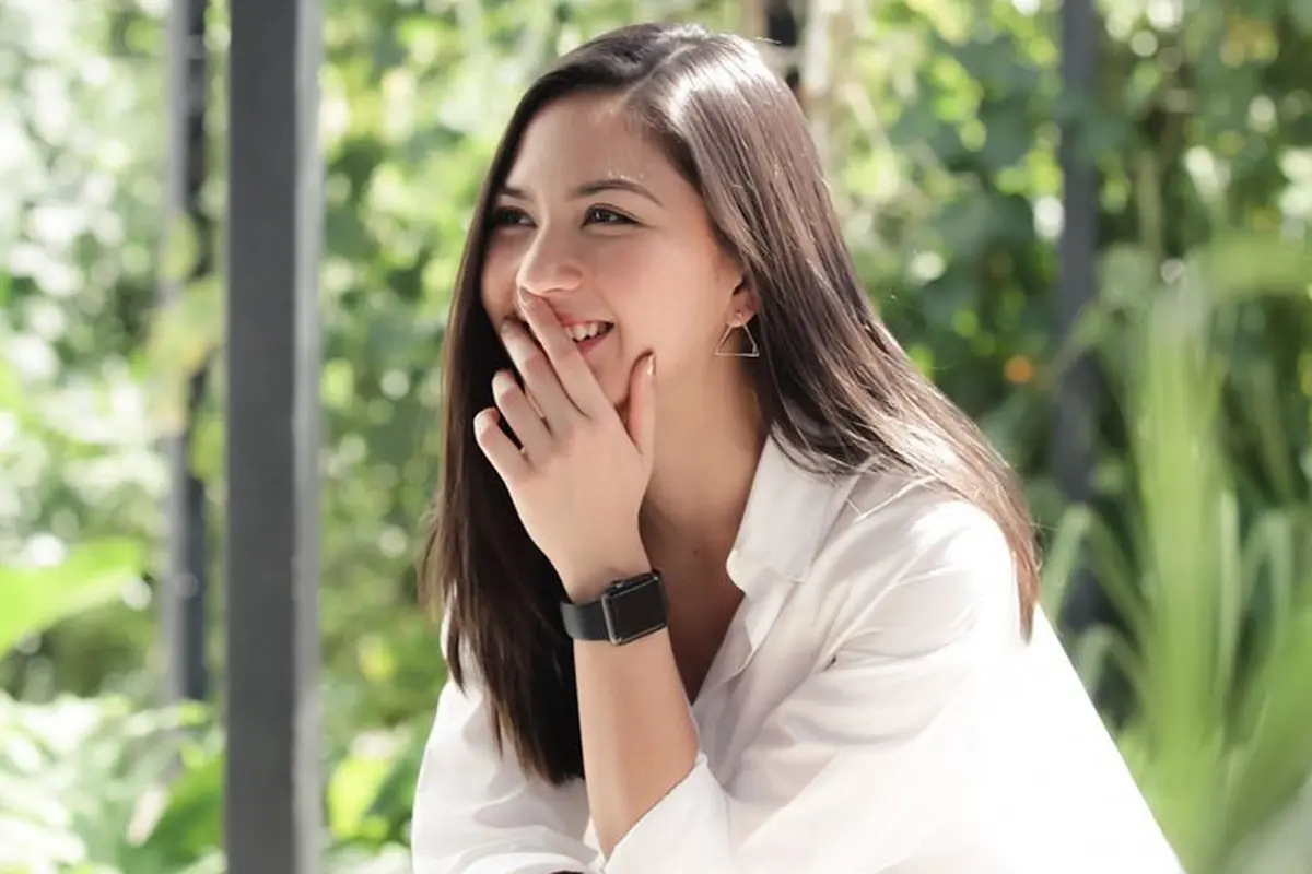 [Bintang] Padu-padan Outfit Monokrom Jessica Mila yang Nggak Ada Matinya