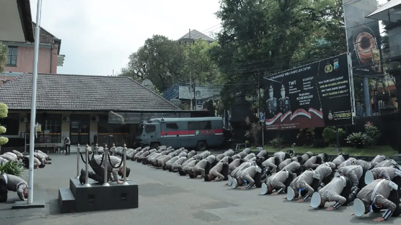 Kepolisian Kota Malang Sujud Ampun dan Minta Maaf Atas Tragedi Kanjuruhan