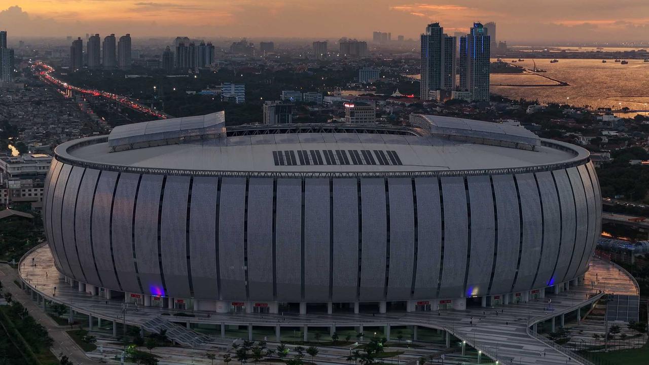 FOTO: Melihat Senja saat Langit Jakarta Cerah di Kawasan JIS