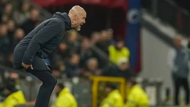 Foto: Ragam Ekspresi Frustrasi Erik ten Hag saat MU Dipermalukan Newcastle di Carabao Cup 2023/2024