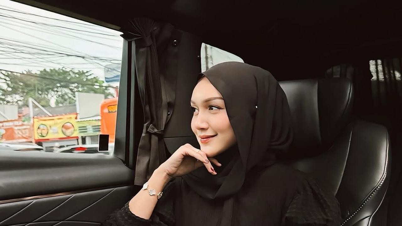 7 Potret Terbaru Melody Prima, Makin Terlihat Cantik dan Bahagia Setelah Menikah