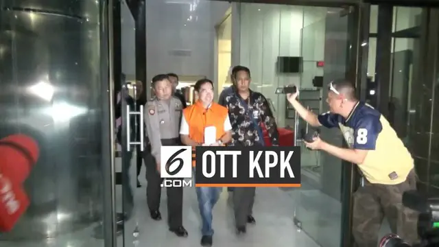 Salah seorang tersangka yang tertangkap Komisi Pemberantasan Korupsi memberikan pengakuan terkait kasus dugaan suap di lingkungan Kejati DKI Jakarta.